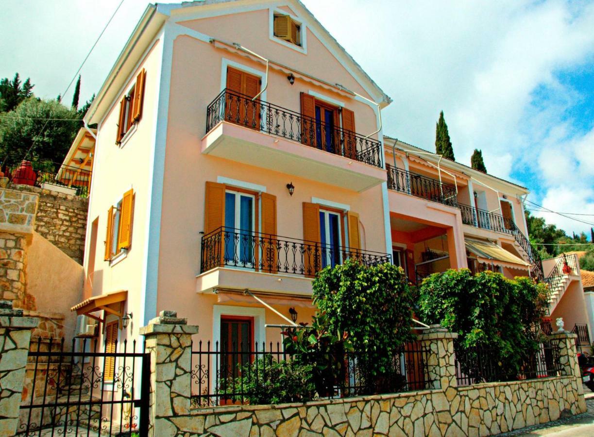 Korona Apartments Ваті Екстер'єр фото
